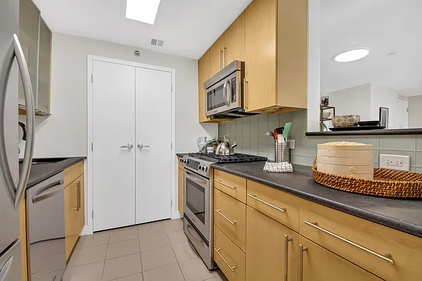 Sold by Compass | media 6