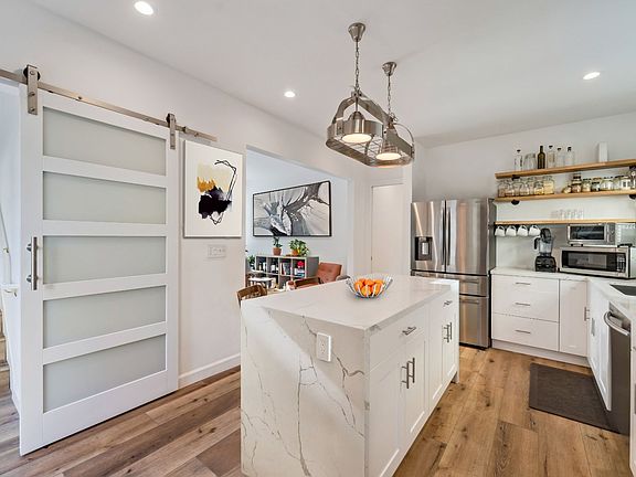 4th image of 386 Euclid Ave #103