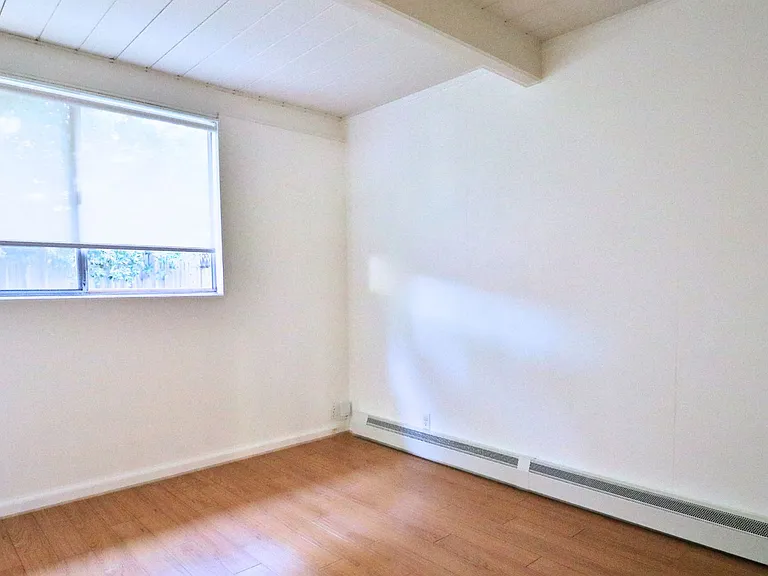 2467 Alvin St — Photo 24