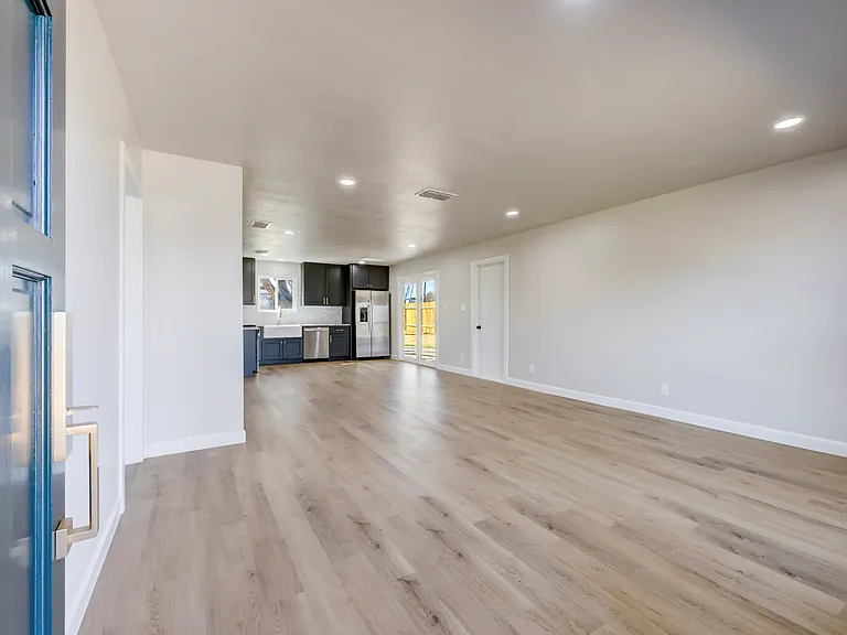 511 Arbor Ln — Photo 12