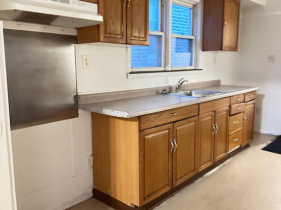2nd image of 4860 Northcote Ave APT Uf