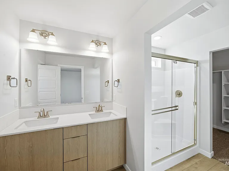 10863 Greensboro St — Photo 15