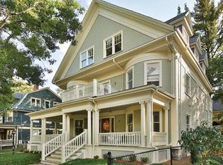 32 Abbottsford Rd, Brookline, MA 02446