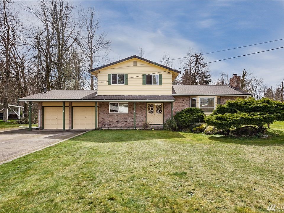 3-level home on over an acre