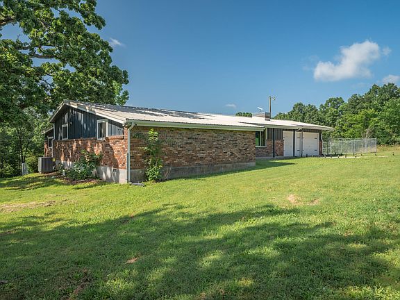 3rd image of 13805 Hickory Drive