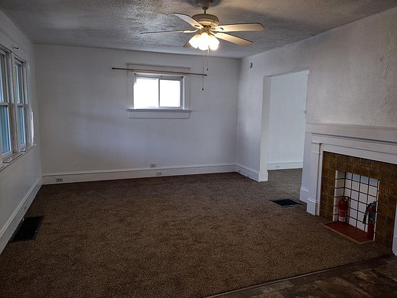 4th image of 2622 Perry St