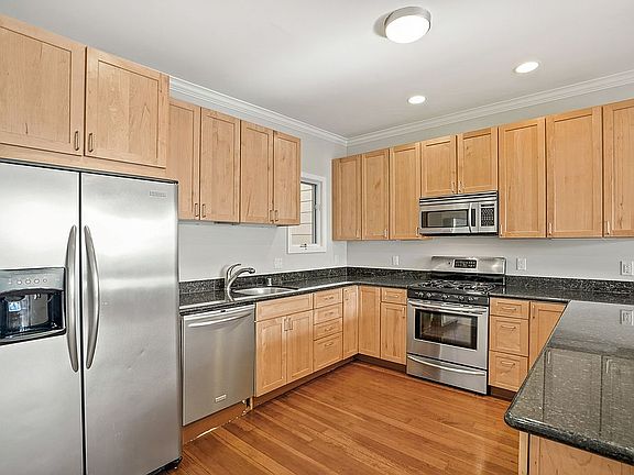 3rd image of 645 Minna St