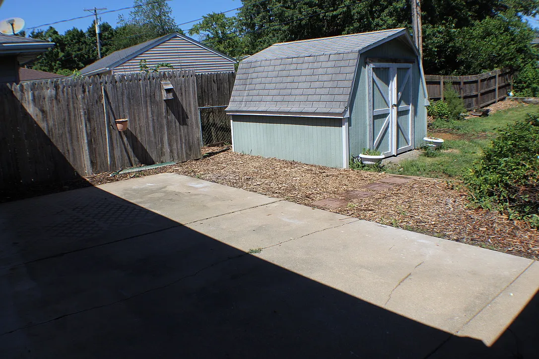 3 bed, 1092 sqft, $1,700 — Photo 4