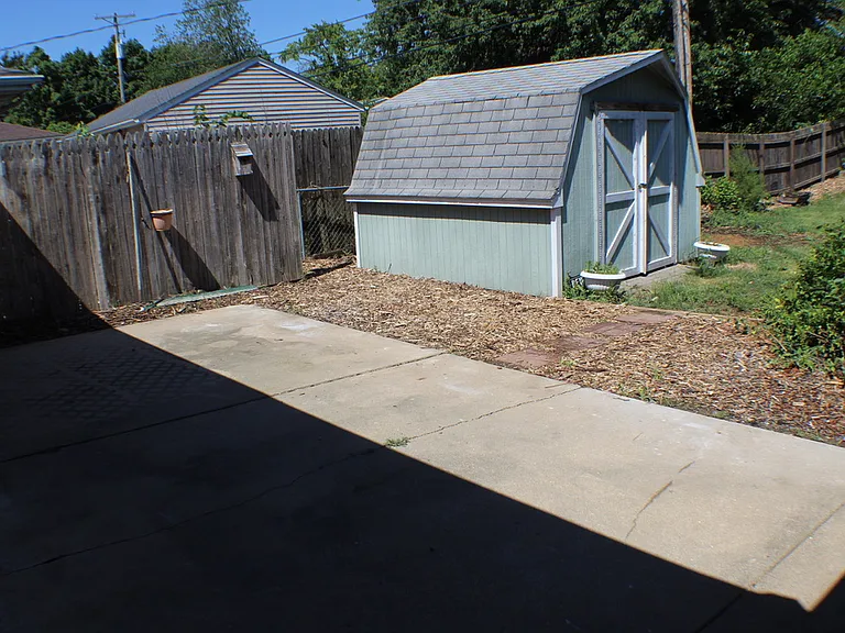 1907 W Austin Dr — Photo 4