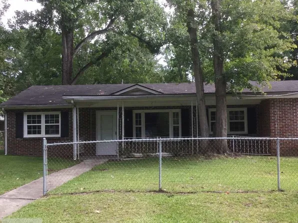 513 Stewart Dr, Hinesville, GA 31313