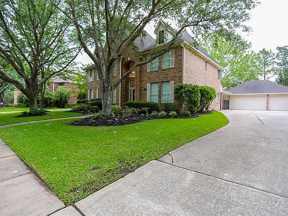 2nd image of 1805 Parkview Dr