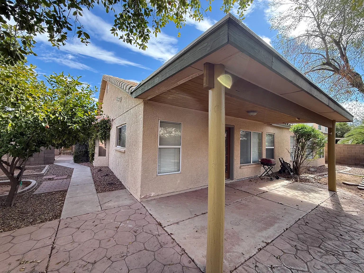 3 bed, 1879 sqft, $2,500 — Photo 4