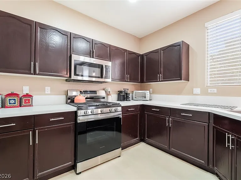 1179 Antoinette St — Photo 5