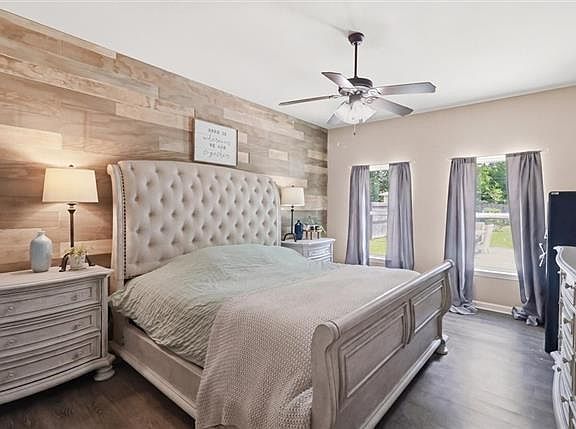5th image of 116 Meadow Spring Pl