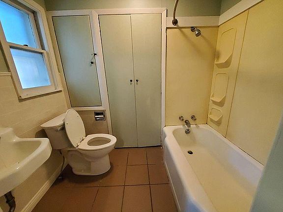 4th image of 1207 6th Ave S