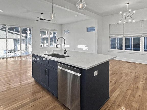 3rd image of 113 Creighton Ave #B