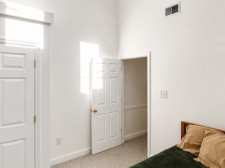 300 E Elm St #1 — Photo 10