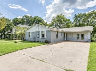 207 N Pendell Ave, Cleburne, TX 76033