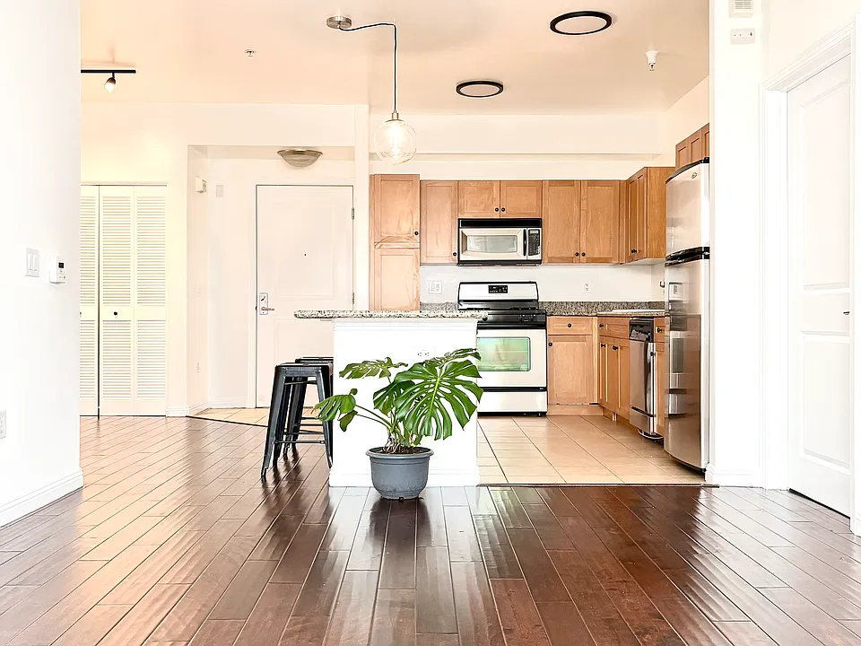 100 S Alameda St #232