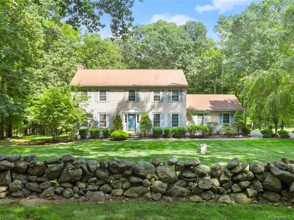6 Old Dodgingtown Road, Bethel, CT 06801