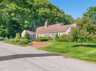 1 Ledgewood Ln, Cape Elizabeth, ME 04107