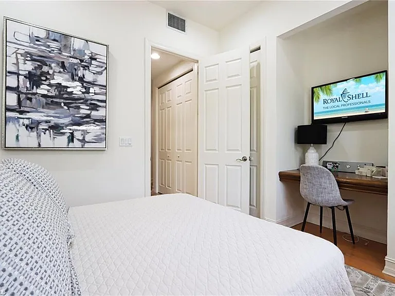 2868 Tiburon Blvd E #102 — Photo 19