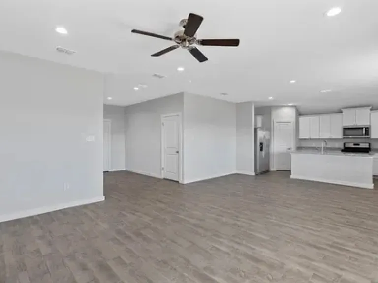 2609 Republic Ave — Photo 3
