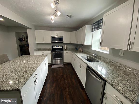 4th image of 5585 Hanover Rd