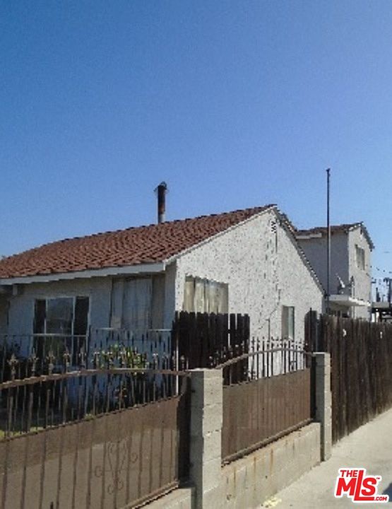 2nd image of 1116 S Amantha Ave