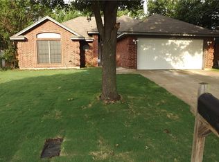 6016 Maple Leaf Dr, Arlington, TX 76017