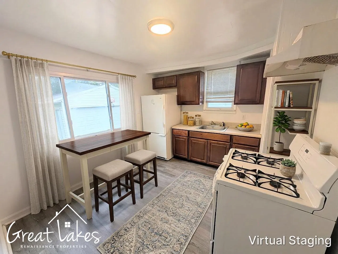 Lovely 3 Bedroom 2 Bathroom now available for rent! — Photo 3