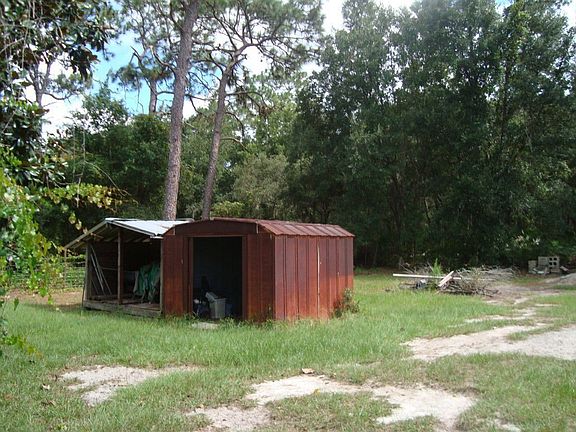 One of the shed's does not convey