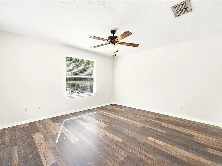 Room 3 for Rent