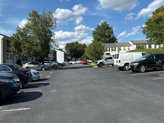 4th image of 5761 Suitland Rd