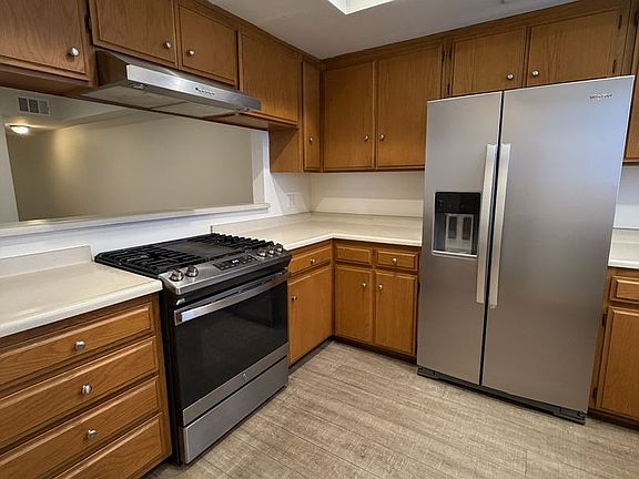 5th image of 11308 Huston St APT 2