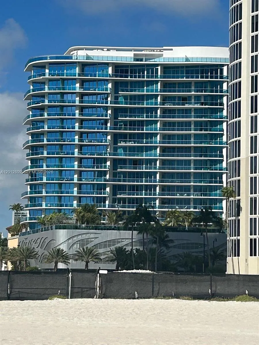 Building Photo - 17550 Collins Ave #1204