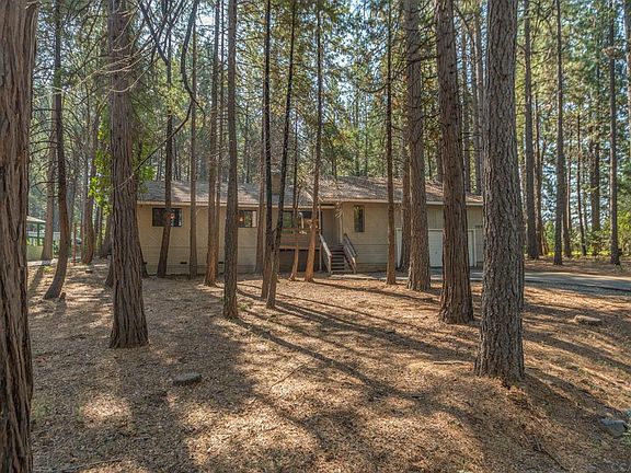 3rd image of 702 Larkspur Ln #75/1