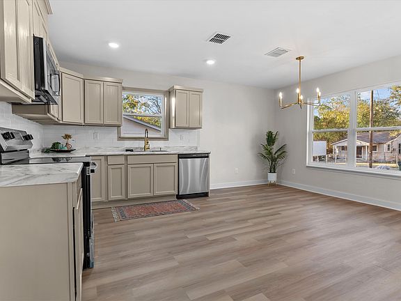4th image of 2304 Shaw
