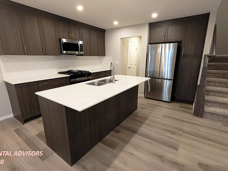 11 Carringford Rd NW — Photo 3