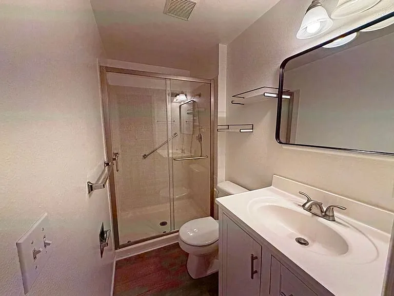 184 Lynnbrook Dr — Photo 12