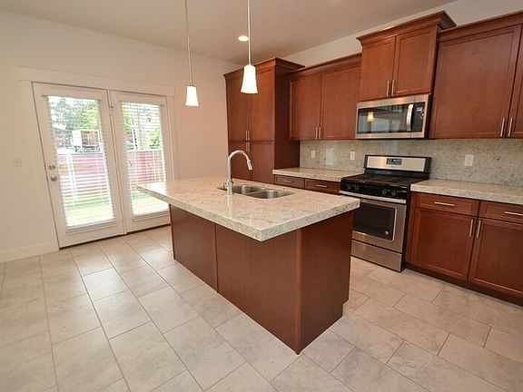5th image of 1387 W Plumrose Way