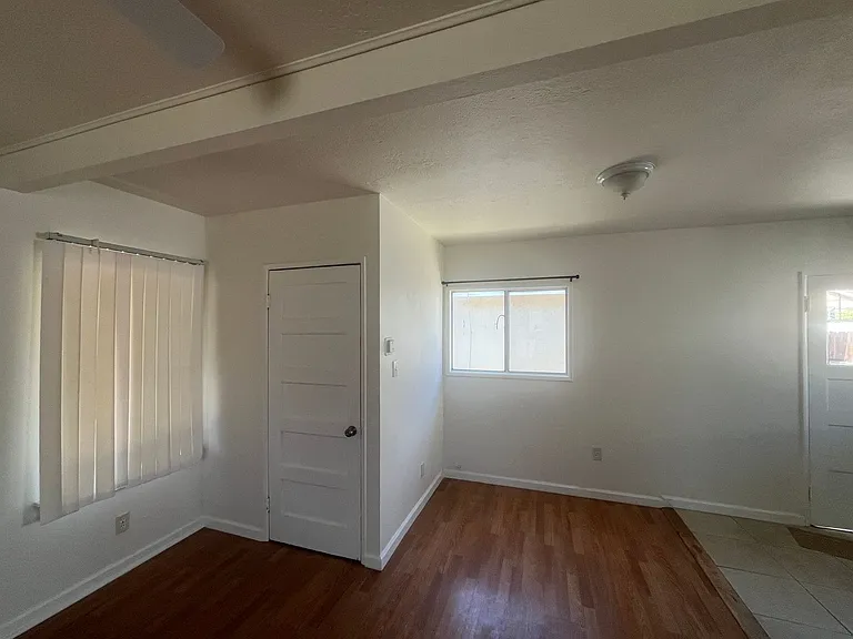 8020 Bright Ave — Photo 8