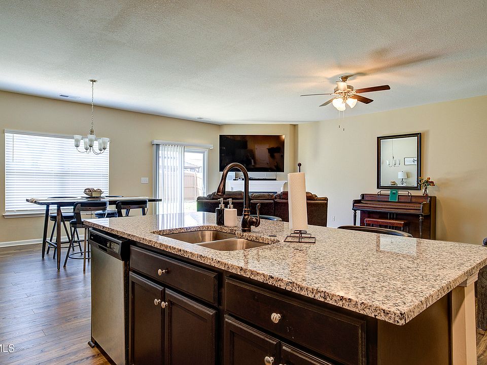 2nd image of 2206 Egret Ln