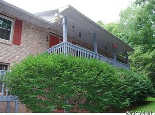 63 Heartwood Dr, Mills River, NC 28759