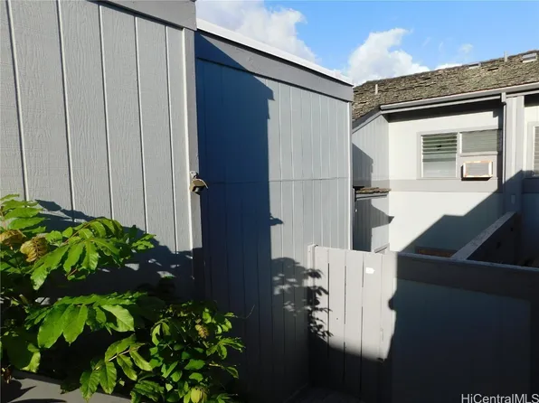 98-1453 Kaahumanu St #D214, Aiea, HI 96701
