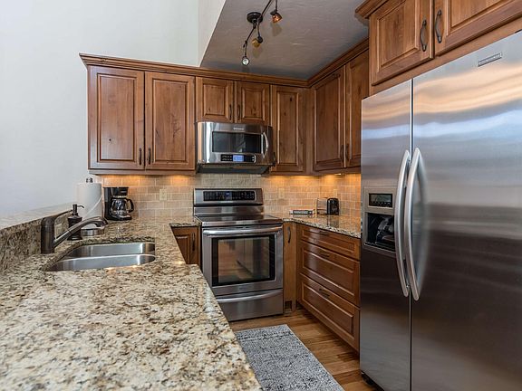2nd image of 1473 Moraine Cir #30