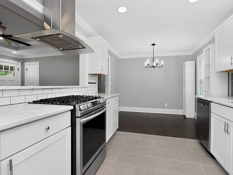 3945 Winfield Dr — Photo 6