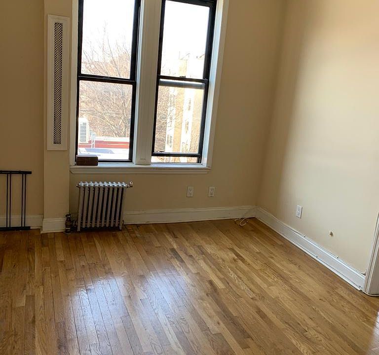 1st image of 307 12th St APT 21