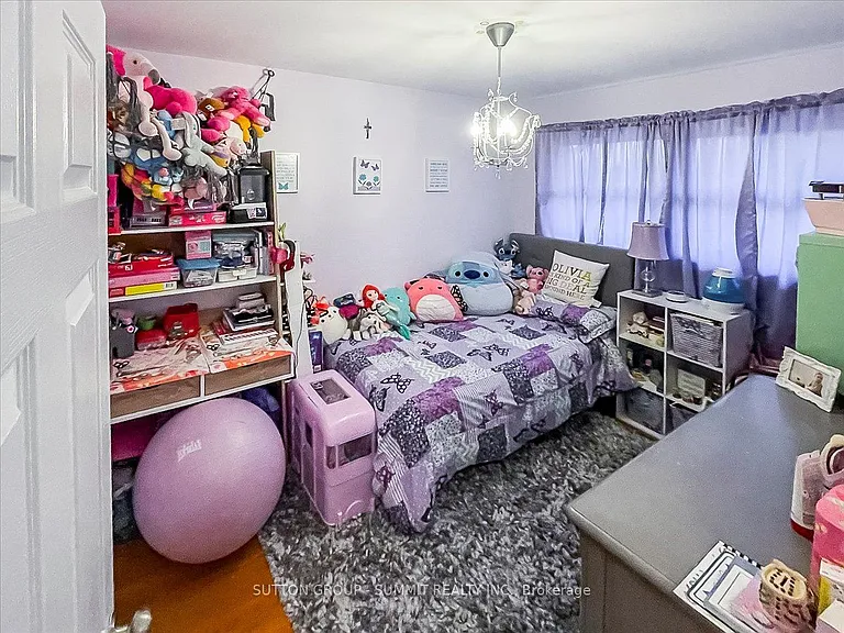 9 Grenadier Dr #UPPER — Photo 16