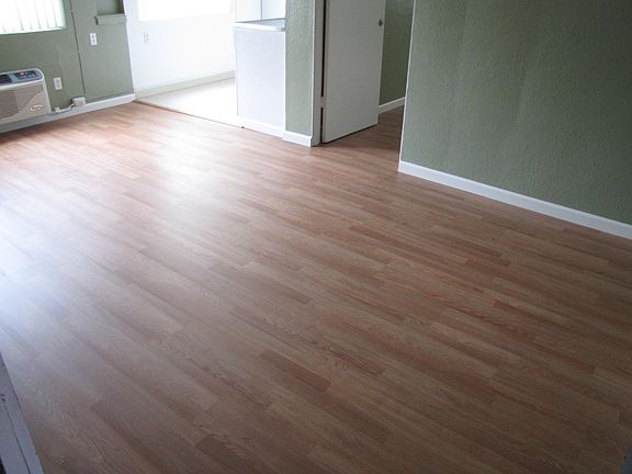 5th image of 610 23rd St APT 18